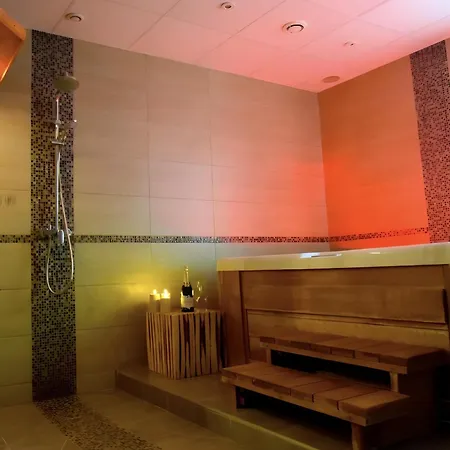 شقة فندقية Relax & Sauna بوتون