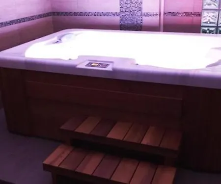 Relax & Sauna بوتون